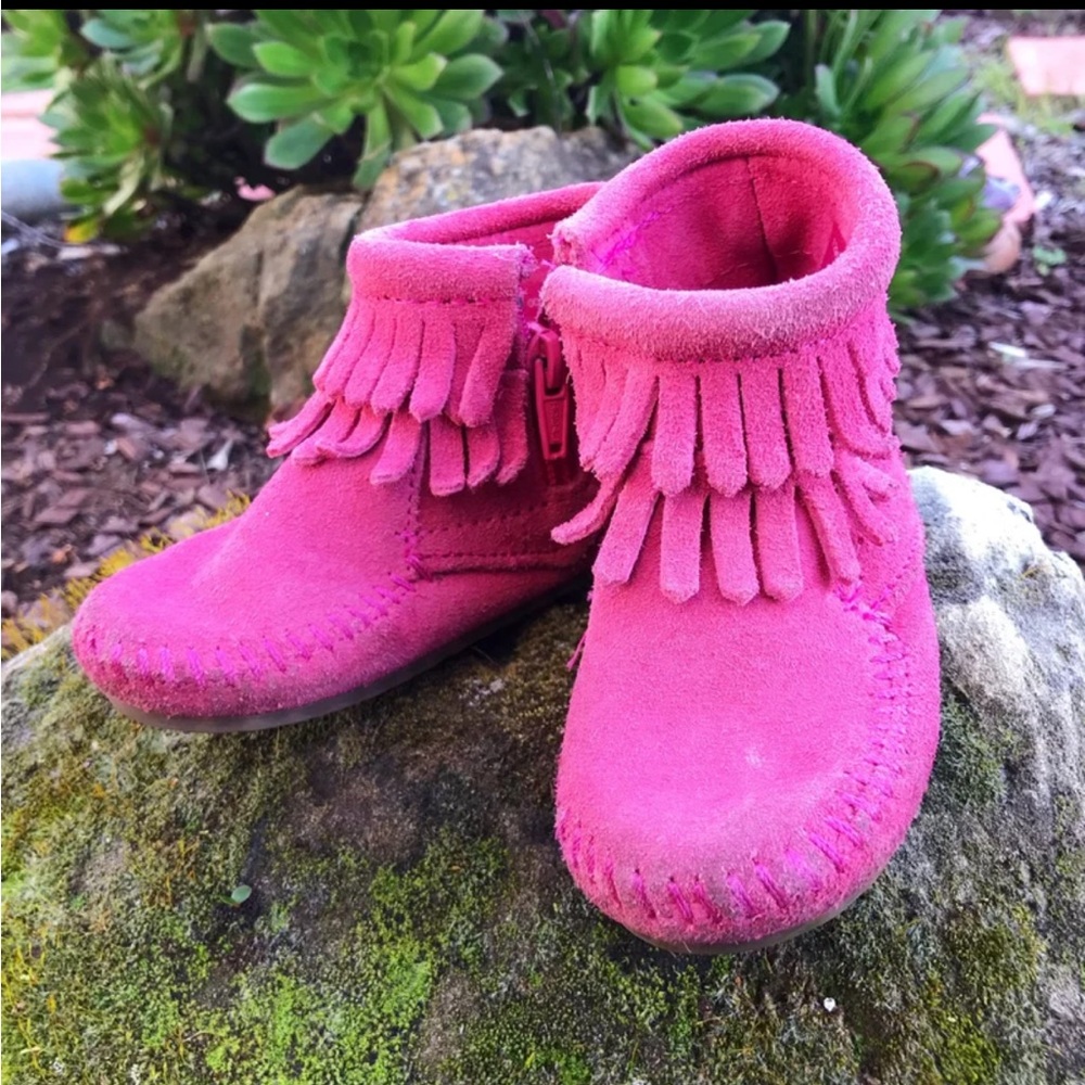 FRINGE SUEDE BOOT | MINNETONKA | SIZE 5
